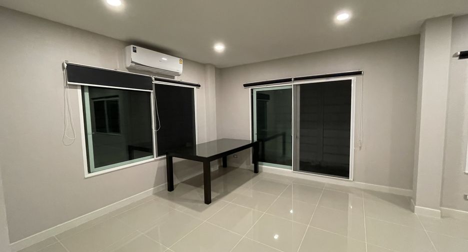 For sale 4 bedrooms house in Sai Mai, Bangkok