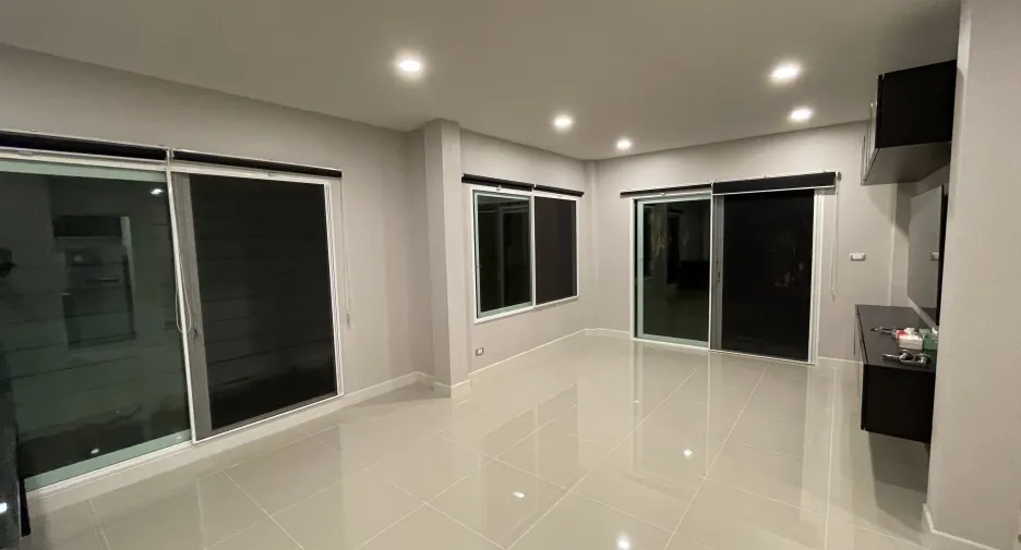 For sale 4 bedrooms house in Sai Mai, Bangkok
