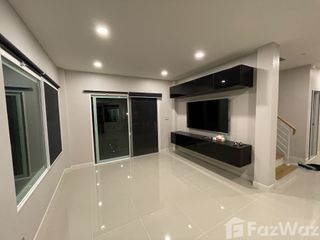 Haus zum Kauf mit 4 Zimmer in Sai Mai, Bangkok