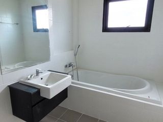 Продажа 3 спальни таунхаус в Лат Пхрао, Бангкок