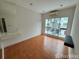 Продажа 3 спальни таунхаус в Пращет, Бангкок