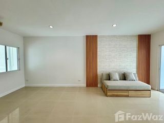 Продажа 3 спальни таунхаус в Пращет, Бангкок