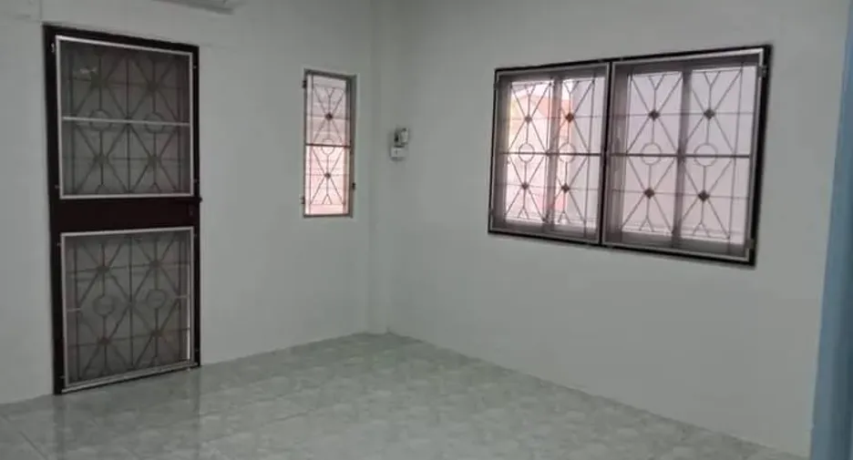 À vendre 2 chambres maison à Nong Chok, Bangkok