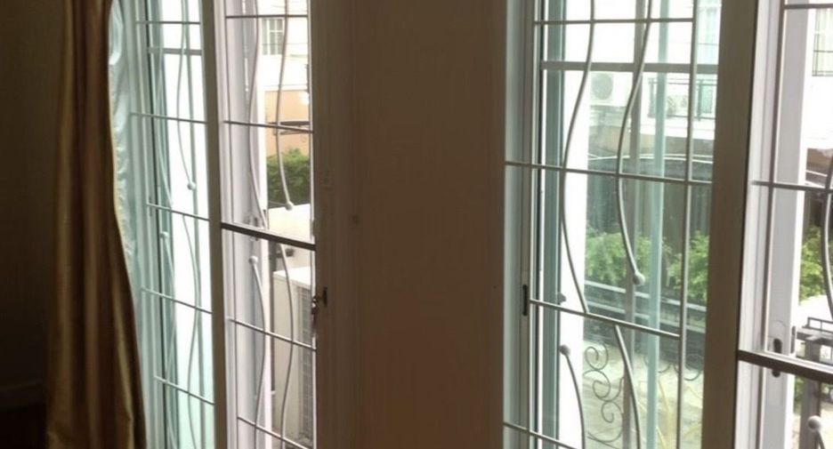 For sale 3 bedrooms townhouse in Prawet, Bangkok