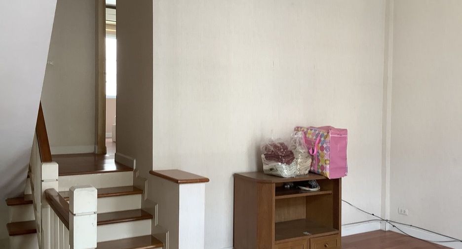 For sale 3 bedrooms townhouse in Prawet, Bangkok