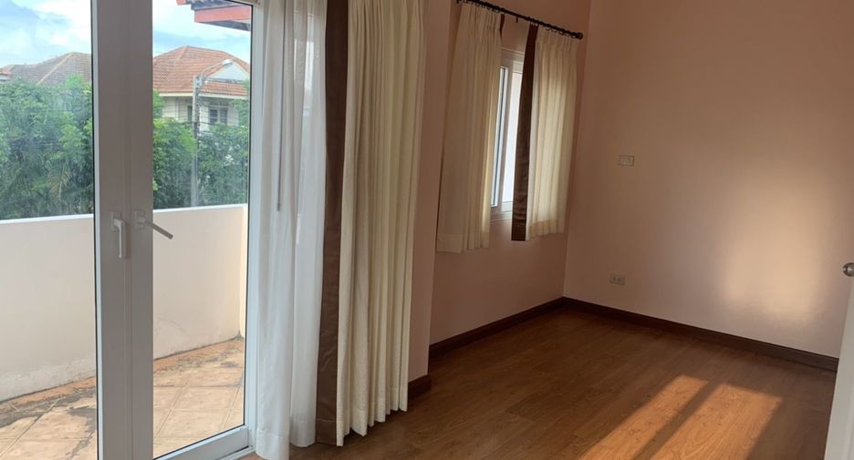 For sale 3 bedrooms house in Min Buri, Bangkok