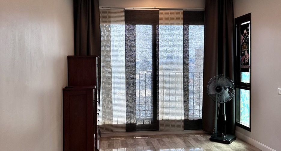 For sale 2 bedrooms condo in Khlong Toei, Bangkok