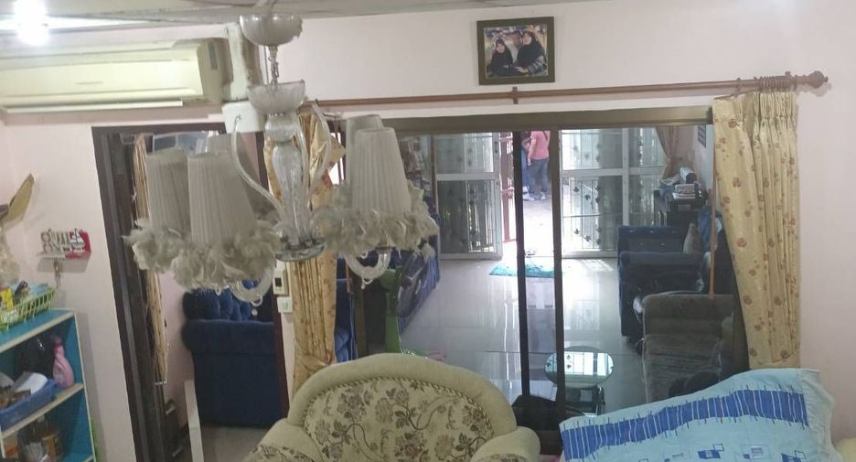 À vendre 2 chambres maison de ville à Mueang Pathum Thani, Pathum Thani