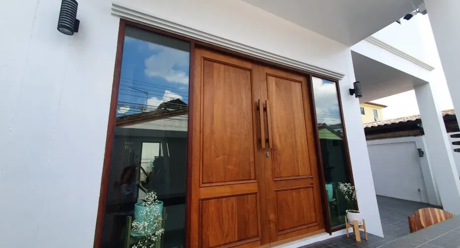 For sale 5 bedrooms house in Lak Si, Bangkok