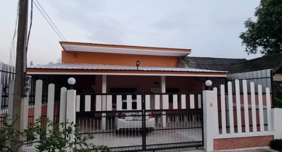 Продажа 2 спальни дом в Mueang Lampang, Lampang
