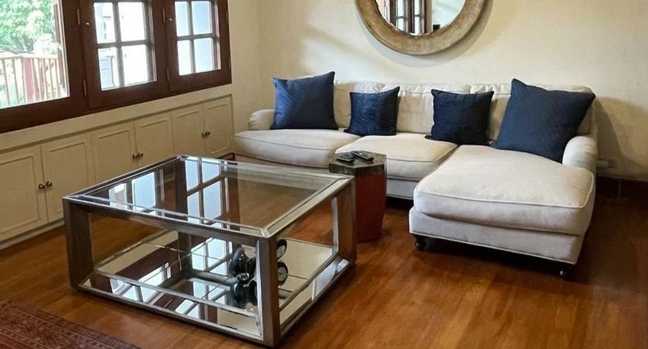 Villa zum Kauf mit 4 Zimmer in Pak Kret, Nonthaburi