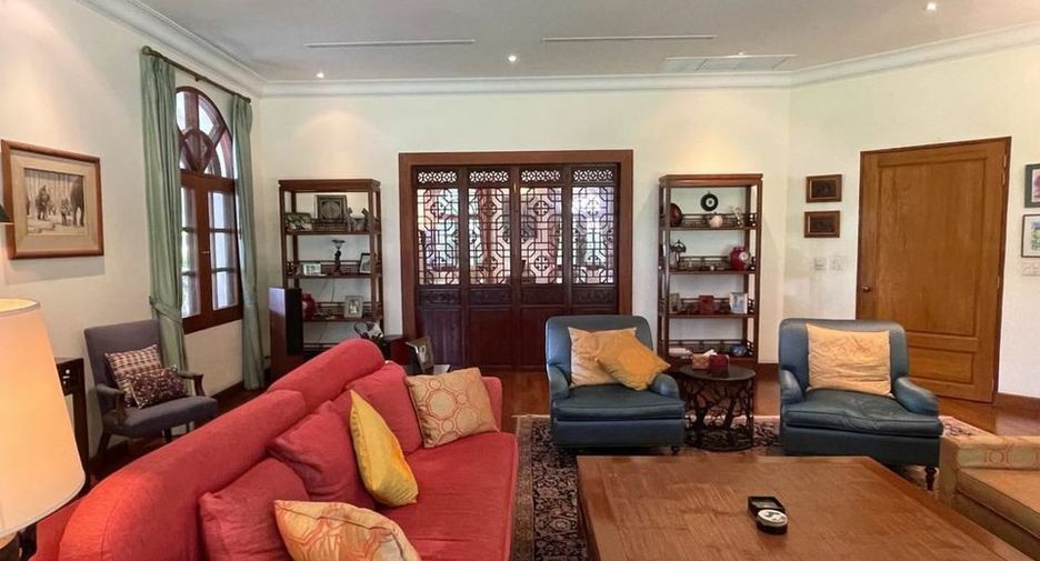Villa zum Kauf mit 4 Zimmer in Pak Kret, Nonthaburi