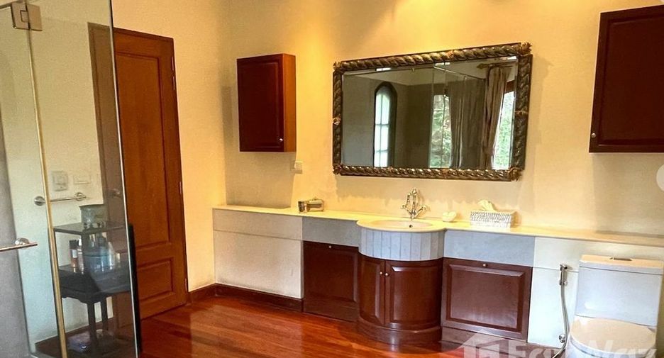 Villa zum Kauf mit 4 Zimmer in Pak Kret, Nonthaburi