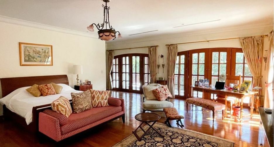 Villa zum Kauf mit 4 Zimmer in Pak Kret, Nonthaburi