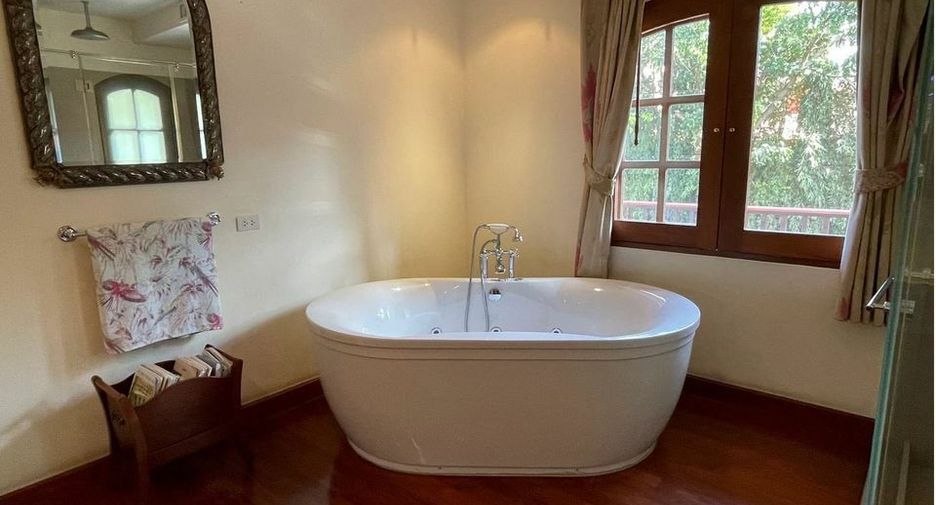 Villa zum Kauf mit 4 Zimmer in Pak Kret, Nonthaburi