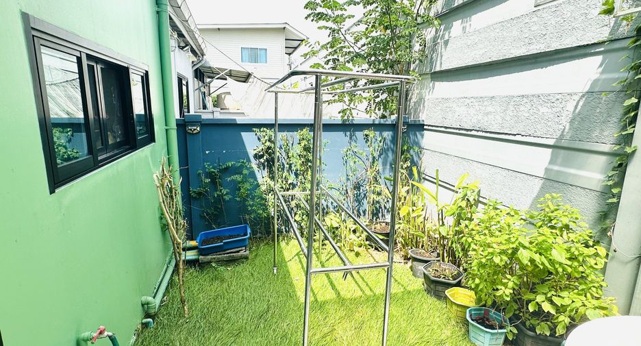 For sale 3 bedrooms townhouse in Bang Kruai, Nonthaburi