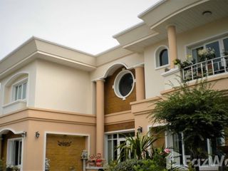 For sale 4 bedrooms house in Mueang Nakhon Ratchasima, Nakhon Ratchasima