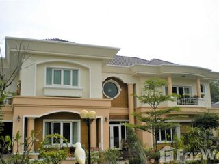 For sale 4 bedrooms house in Mueang Nakhon Ratchasima, Nakhon Ratchasima