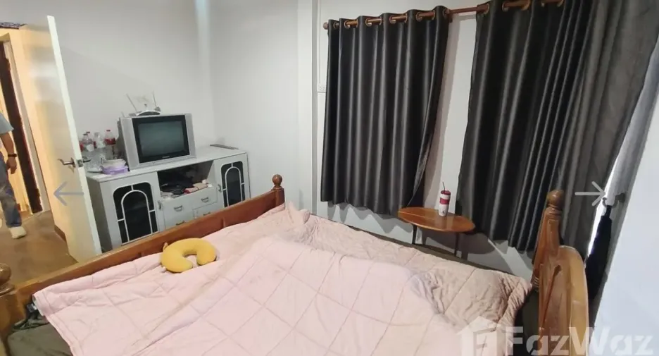 For sale 4 bedrooms house in Bang Kapi, Bangkok