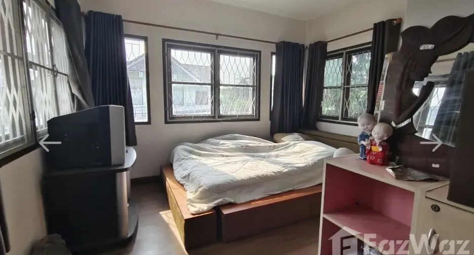 For sale 4 bedrooms house in Bang Kapi, Bangkok
