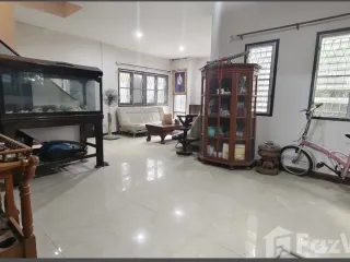 For sale 4 bedrooms house in Bang Kapi, Bangkok