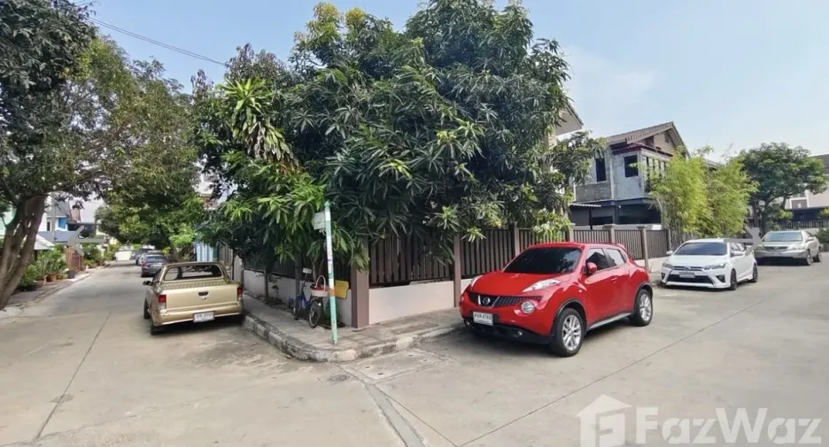 For sale 4 bedrooms house in Bang Kapi, Bangkok