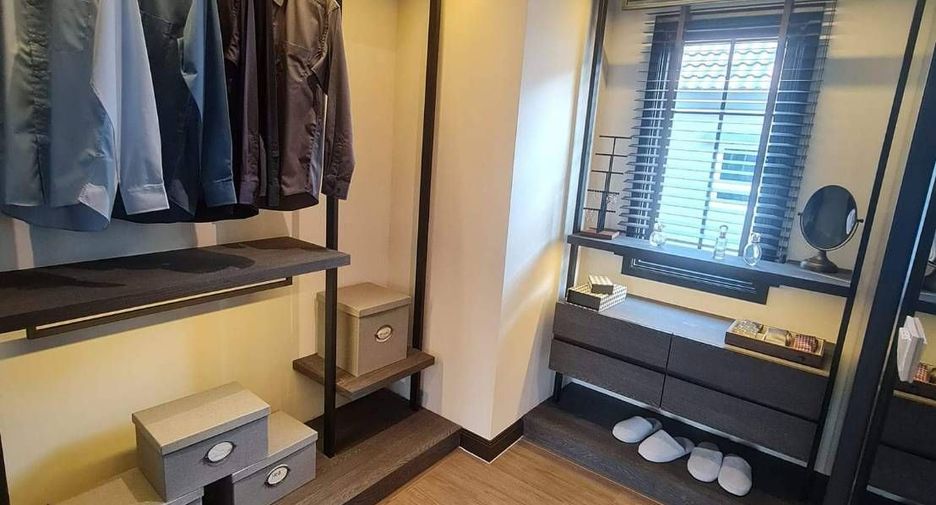 Casa en venta de 4 habitaciones en Sam Phran, Nakhon Pathom
