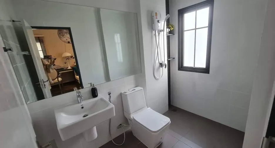 For sale 4 bedrooms house in Sam Phran, Nakhon Pathom