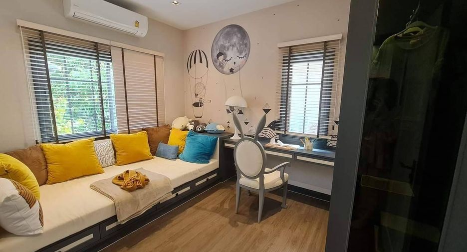 Casa en venta de 4 habitaciones en Sam Phran, Nakhon Pathom
