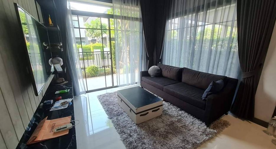 Casa en venta de 4 habitaciones en Sam Phran, Nakhon Pathom