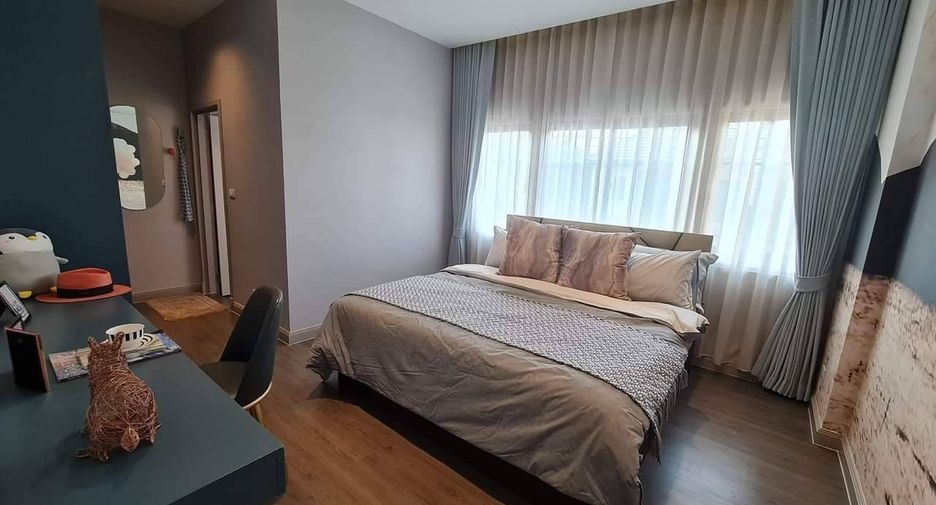 Casa en venta de 4 habitaciones en Sam Phran, Nakhon Pathom