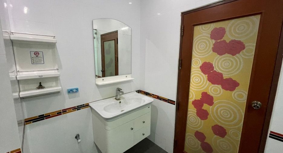 For sale 2 ベッドルーム townhouse in Mueang Nakhon Ratchasima, Nakhon Ratchasima