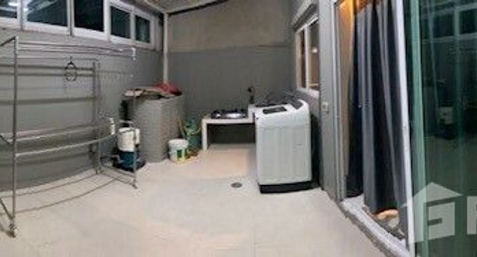 For rent 3 bedrooms townhouse in Pak Kret, Nonthaburi