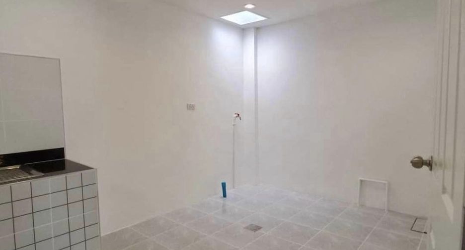 Casa adosada en venta de 3 habitaciones en Bang Bua Thong, Nonthaburi
