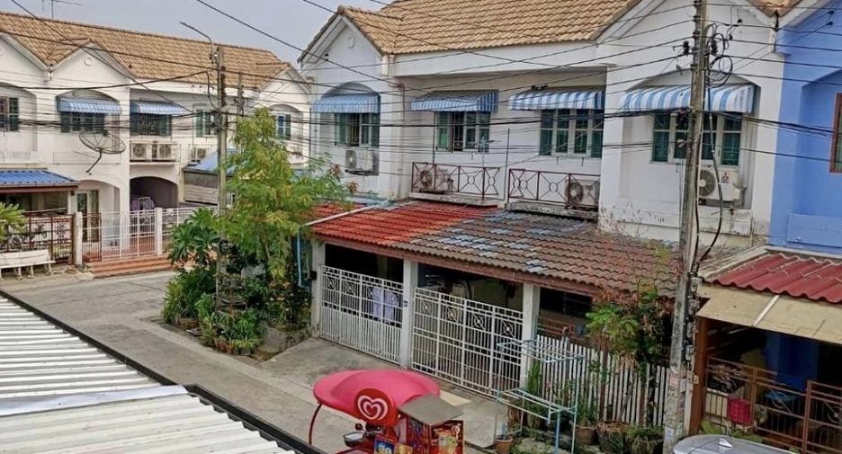 Casa adosada en venta de 3 habitaciones en Bang Bua Thong, Nonthaburi