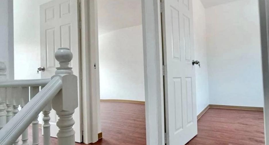 Casa adosada en venta de 3 habitaciones en Bang Bua Thong, Nonthaburi
