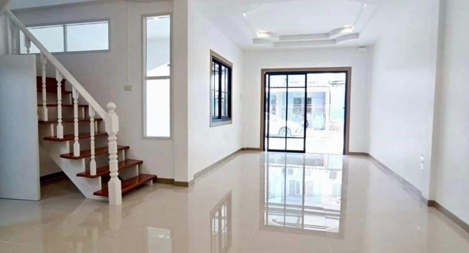 Casa adosada en venta de 3 habitaciones en Bang Bua Thong, Nonthaburi