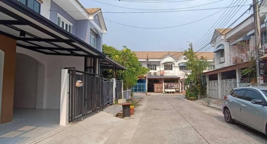 Casa adosada en venta de 3 habitaciones en Bang Bua Thong, Nonthaburi
