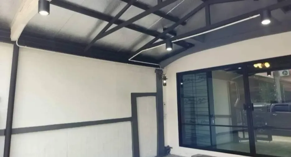 For sale 3 bedrooms townhouse in Sai Noi, Nonthaburi