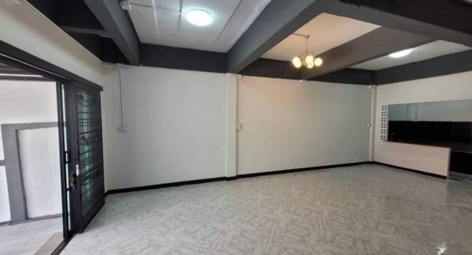For sale 3 bedrooms townhouse in Sai Noi, Nonthaburi