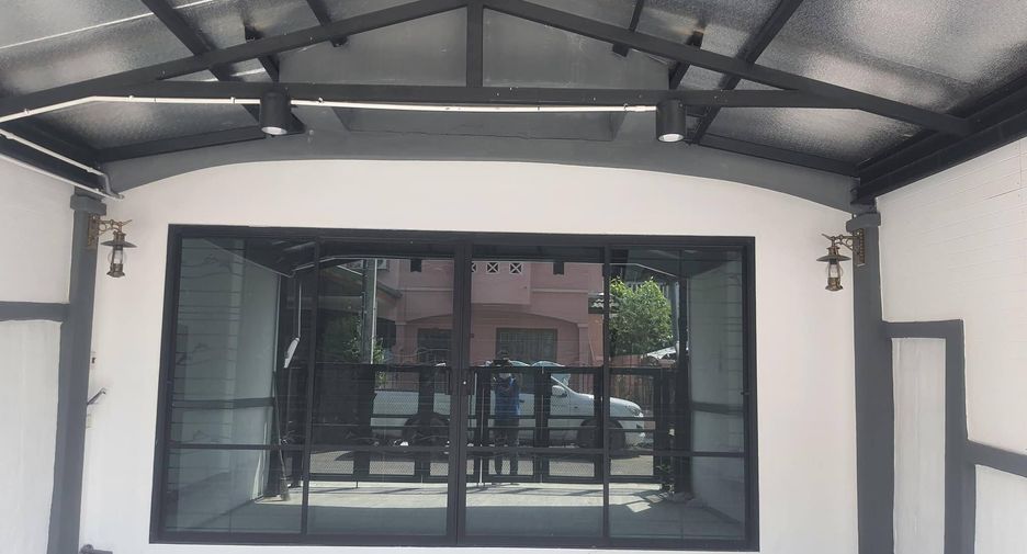For sale 3 bedrooms townhouse in Sai Noi, Nonthaburi
