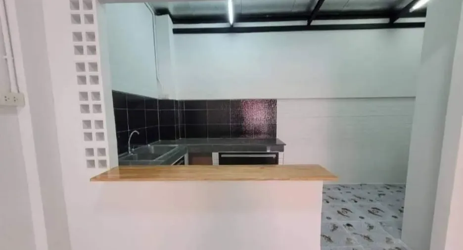 For sale 3 bedrooms townhouse in Sai Noi, Nonthaburi