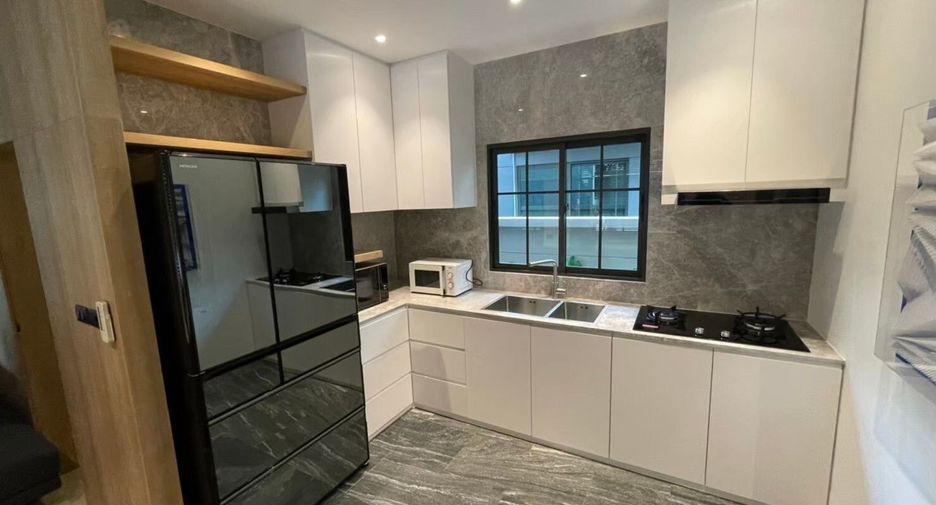 Casa en venta de 4 habitaciones en Pak Kret, Nonthaburi