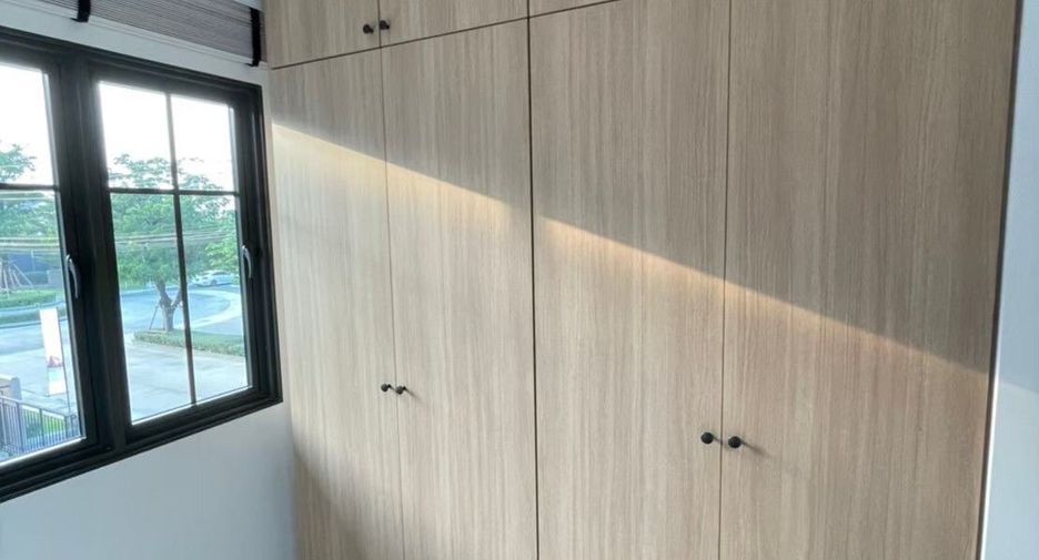Casa en venta de 4 habitaciones en Pak Kret, Nonthaburi