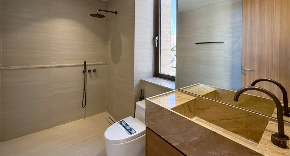 Haus zum Kauf mit 5 Zimmer in Watthana, Bangkok