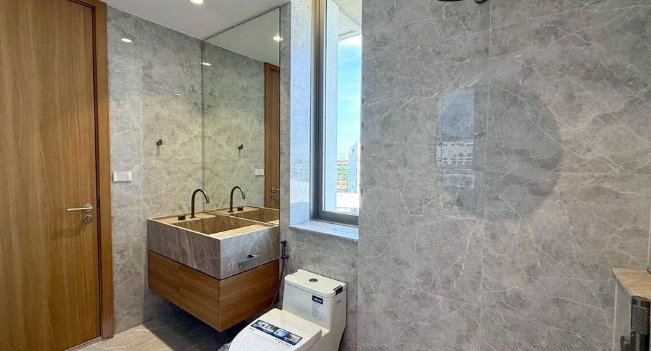 For sale 5 bedrooms house in Watthana, Bangkok