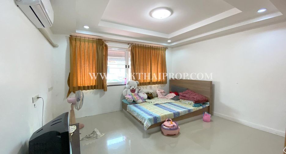 For sale 4 bedrooms townhouse in Bang Bua Thong, Nonthaburi