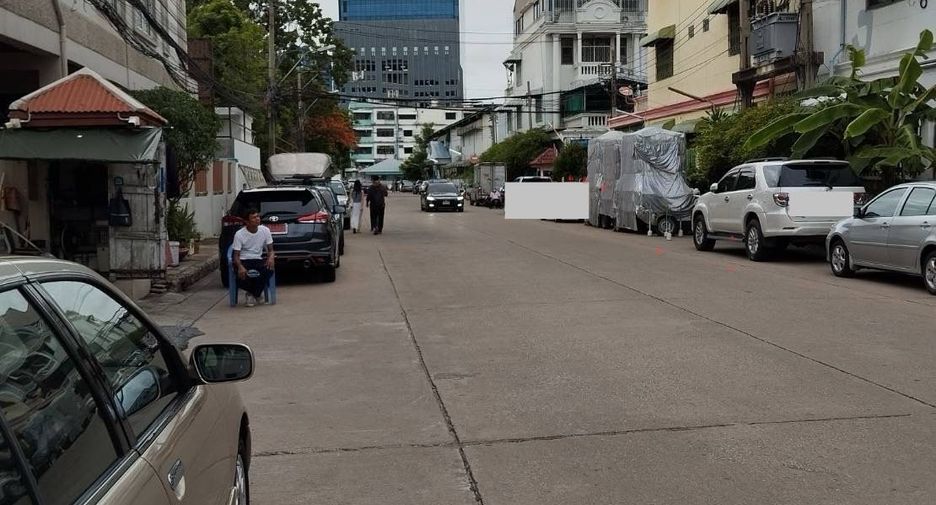 出售 5 卧室 联排别墅 在 Mueang Nonthaburi, Nonthaburi