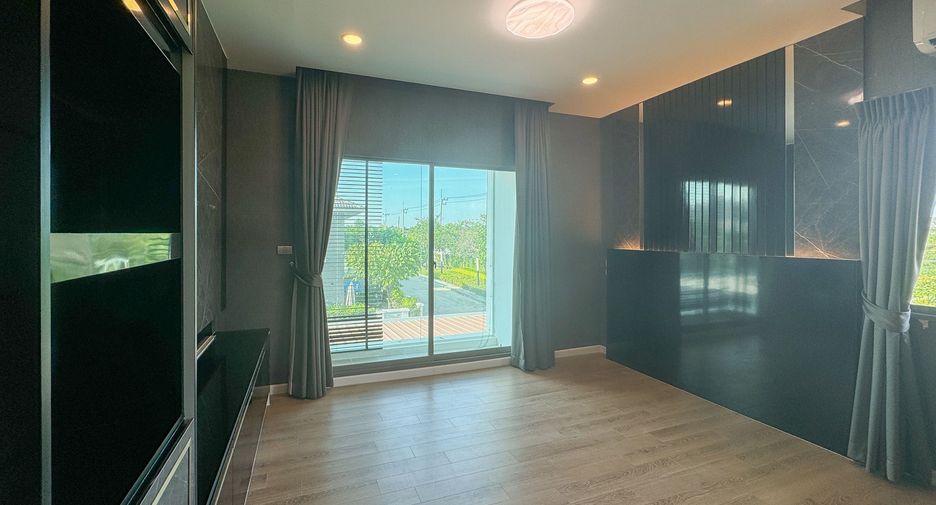 For sale 3 bedrooms house in Mueang Pathum Thani, Pathum Thani