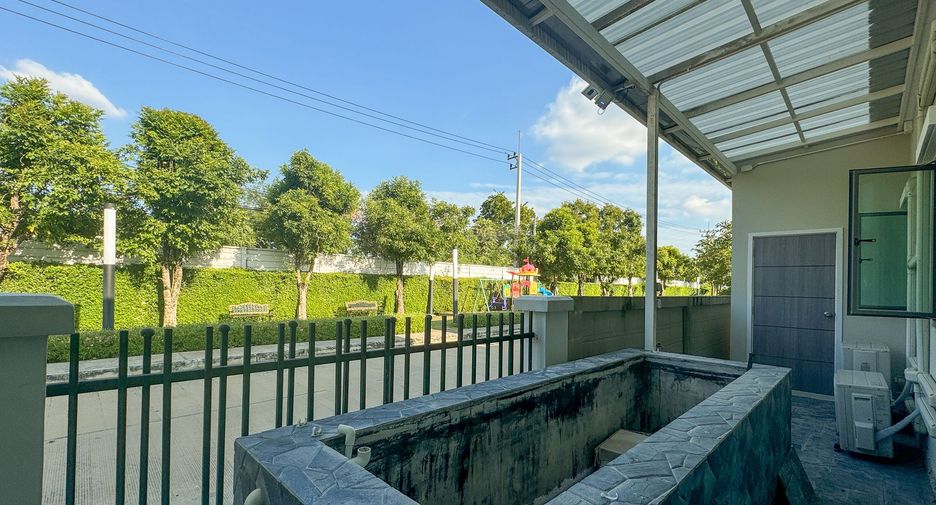 For sale 3 bedrooms house in Mueang Pathum Thani, Pathum Thani